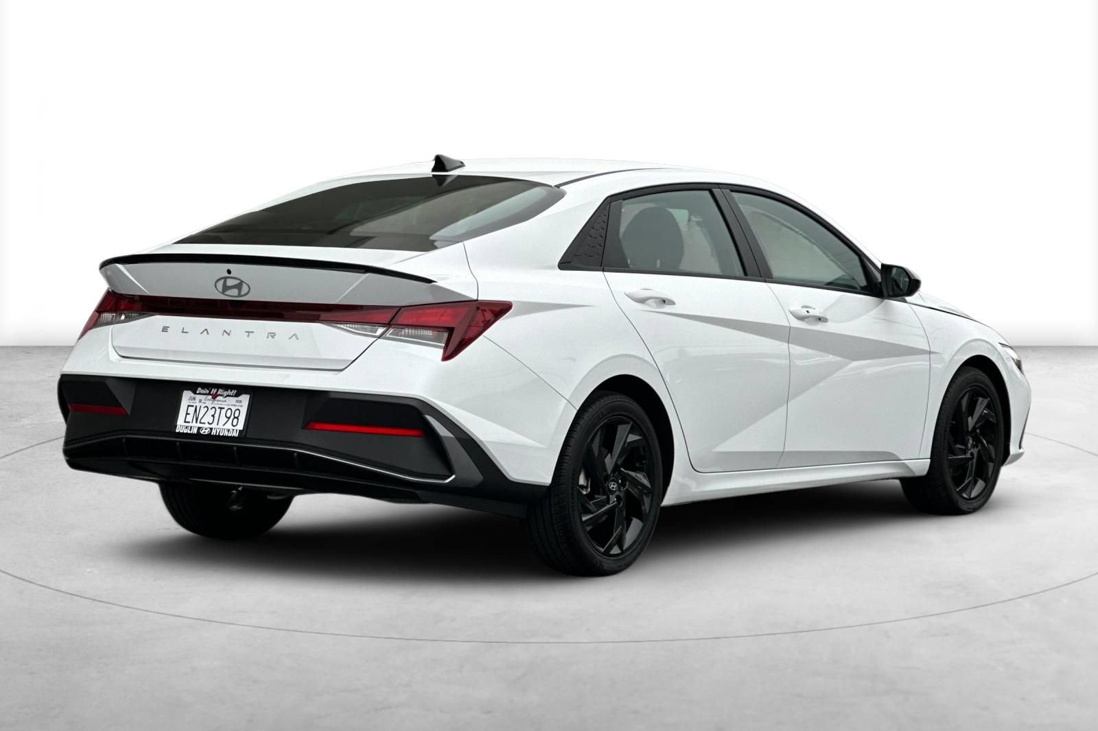 Used 2026 Hyundai Elantra Sport FWD image 8