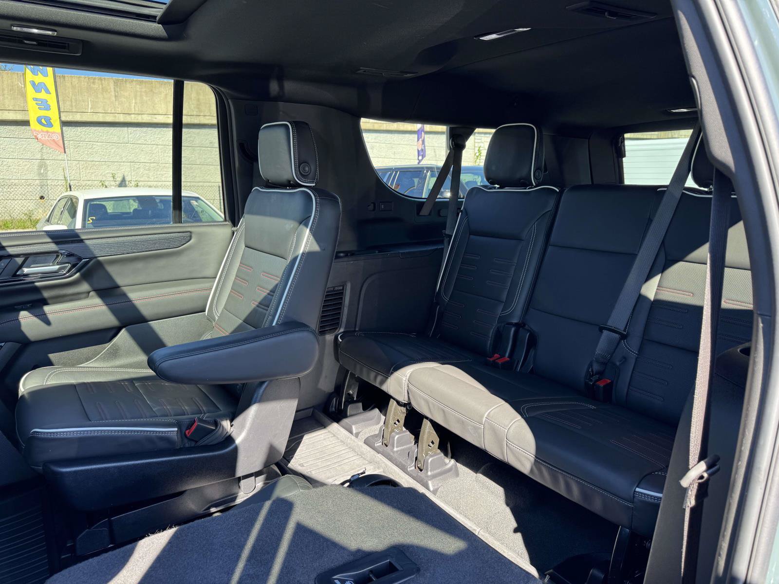 Used 2025 GMC Yukon XL AT4 Ultimate w/ LPO, Floor Liner Package AWD/4WD image 22