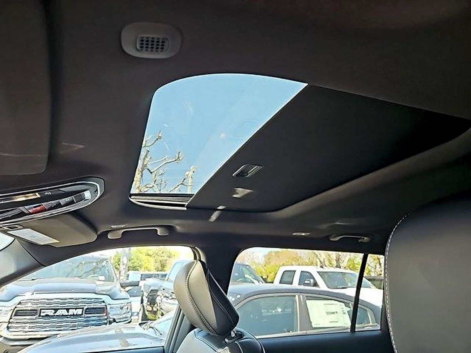 New 2024 Jeep Grand Cherokee L Altitude RWD image 15