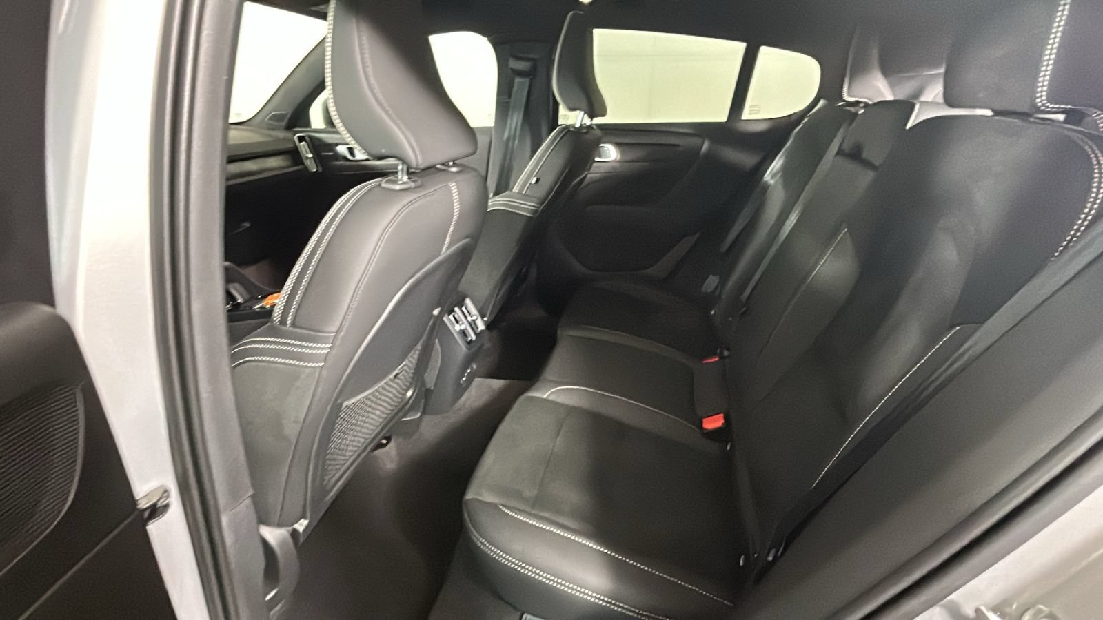 Used 2023 Volvo C40 P8 Recharge Ultimate AWD/4WD image 29