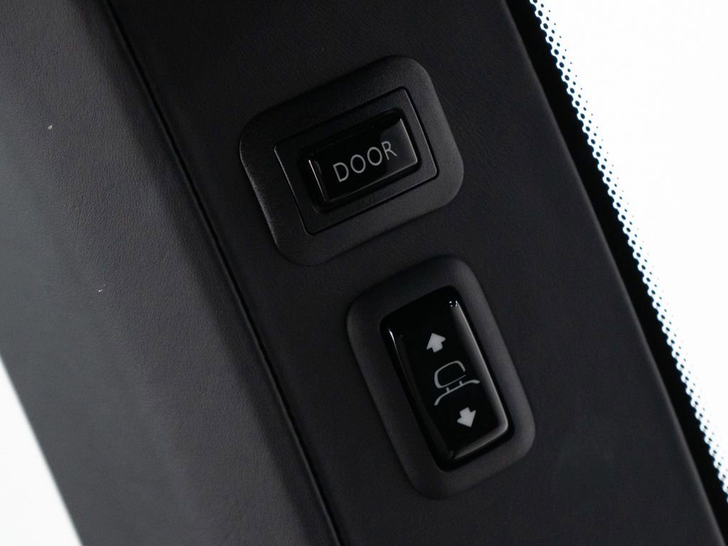 Certified 2020 Rolls-Royce Cullinan image 33