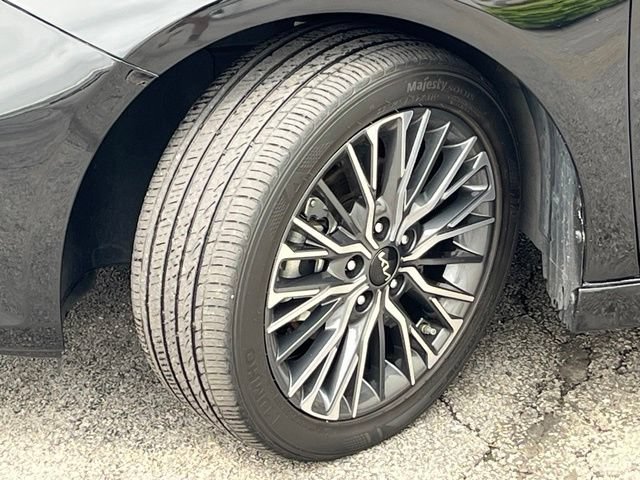 Certified 2023 Kia Forte GT-Line w/ GT-Line Premium Package FWD image 3