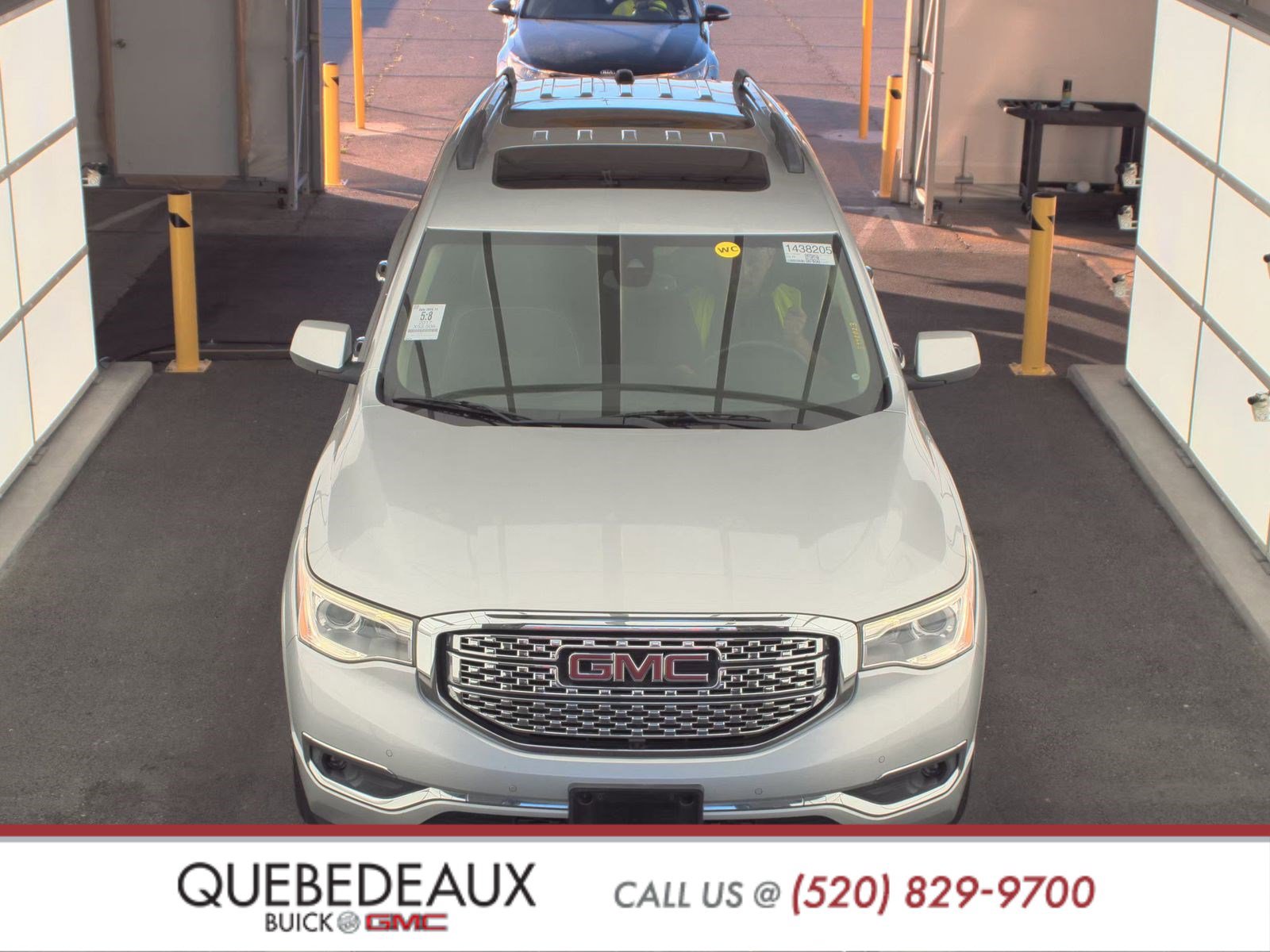 Used 2017 GMC Acadia Denali w/ Technology Package image 2