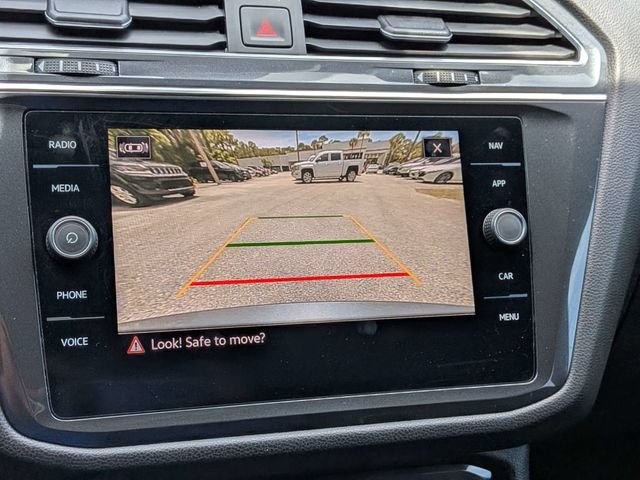 Used 2022 Volkswagen Tiguan SEL R-Line AWD/4WD image 19