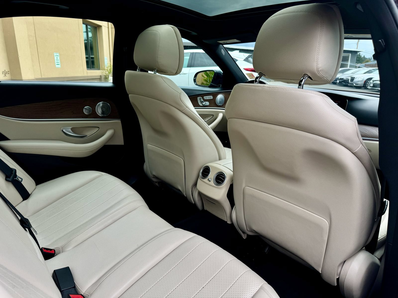 Used 2017 Mercedes-Benz E 300 image 18