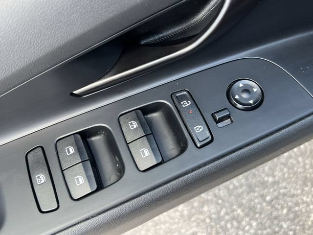 Certified 2025 Hyundai Elantra SEL FWD image 33