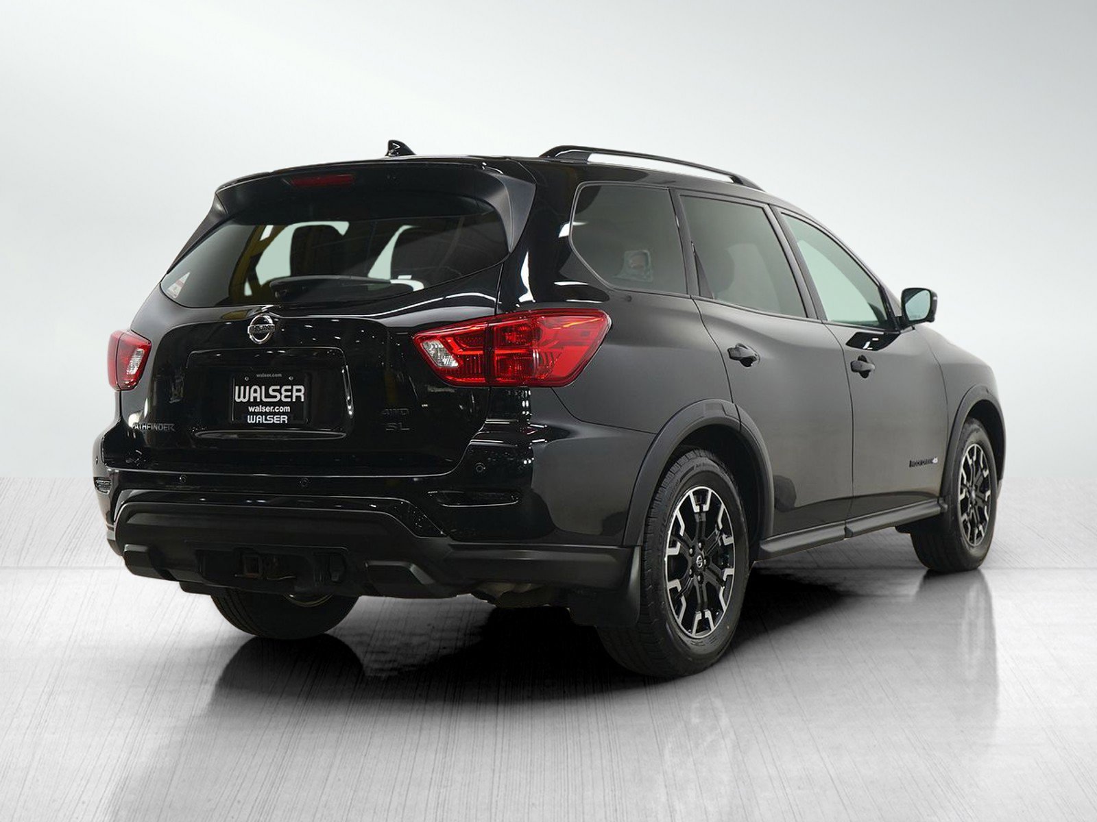 Used 2020 Nissan Pathfinder SL AWD/4WD image 3