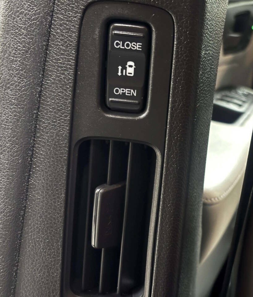 Used 2019 Honda Odyssey EX-L image 19
