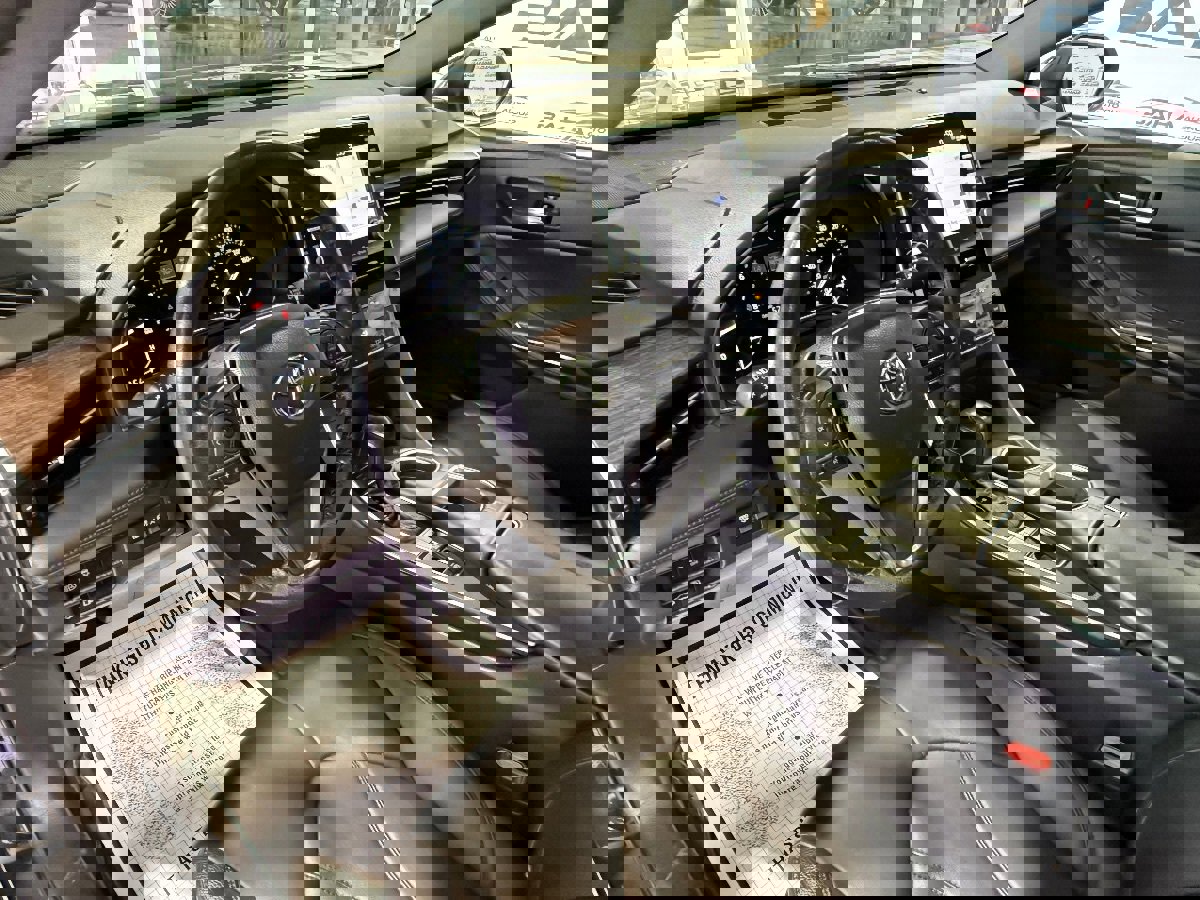 Used 2022 Toyota Avalon XLE image 26