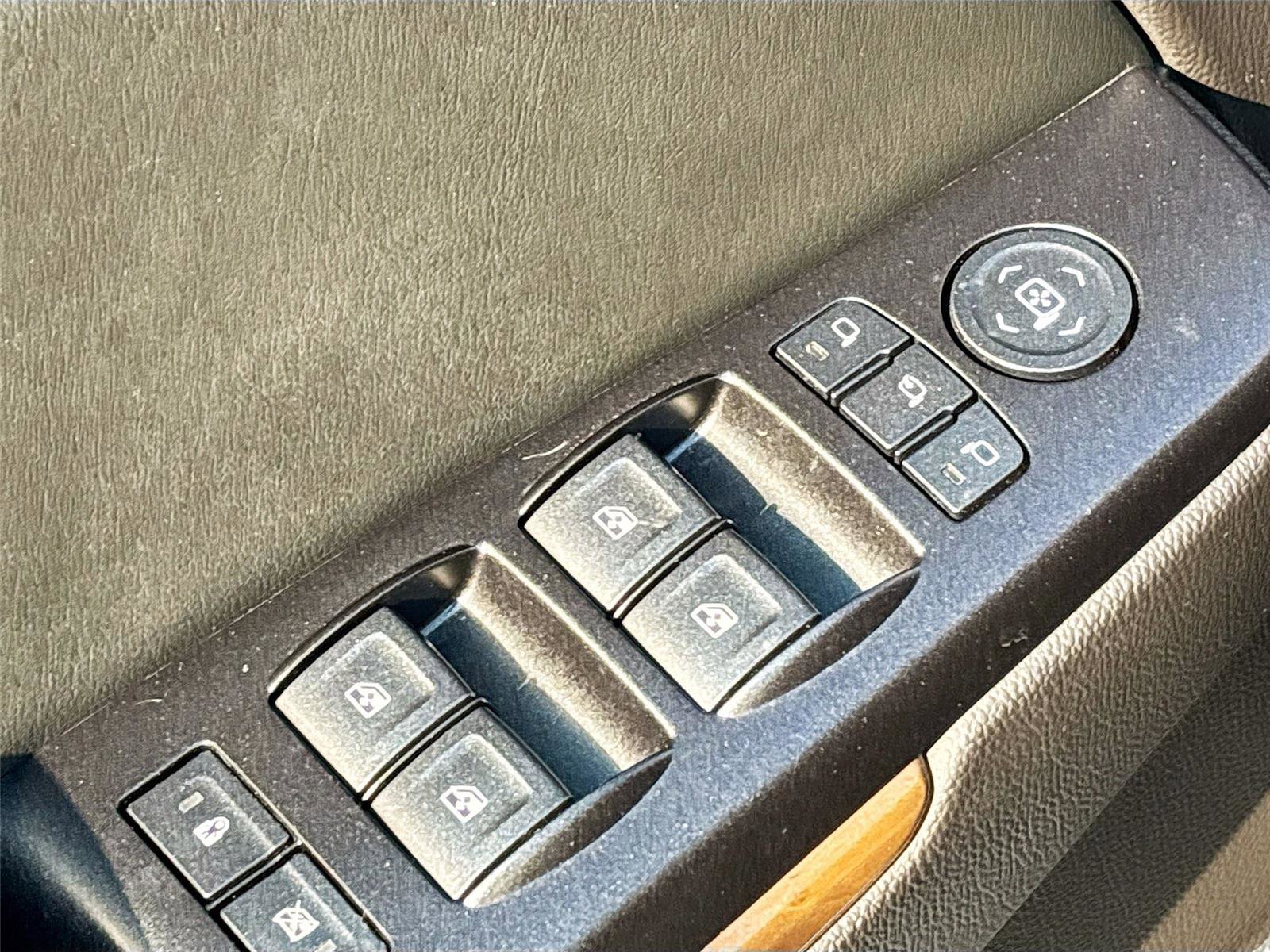 Used 2016 GMC Yukon Denali image 18