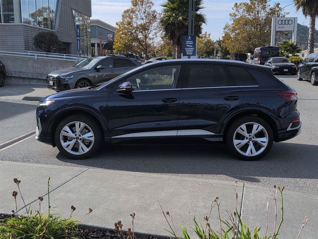 Used 2023 Audi Q4 e-tron Premium Plus w/ Premium Plus AWD/4WD image 9