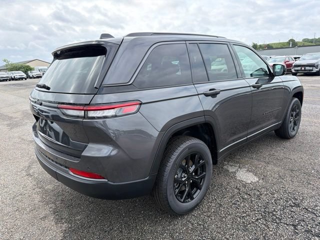 New 2026 Jeep Grand Cherokee Altitude AWD/4WD image 3