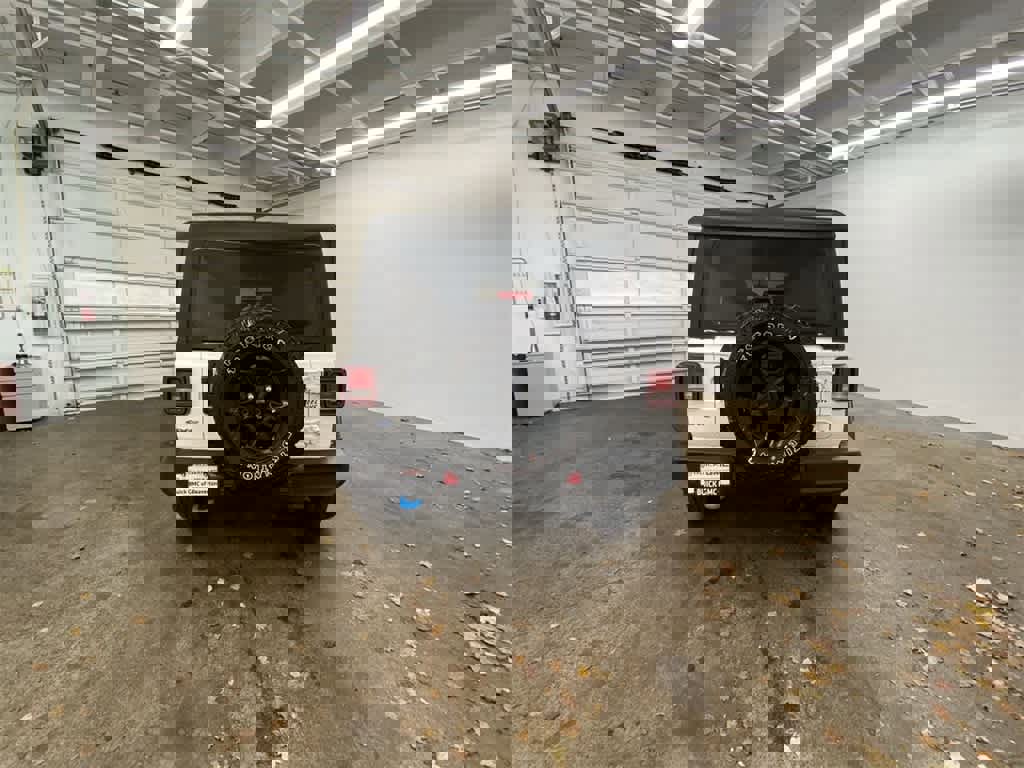 Used 2023 Jeep Wrangler Unlimited image 5