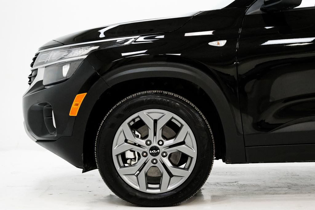 Certified 2025 Kia Seltos LX image 29