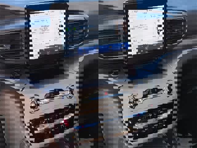 Used 2022 Ford Explorer XLT w/ Equipment Group 202A image 32