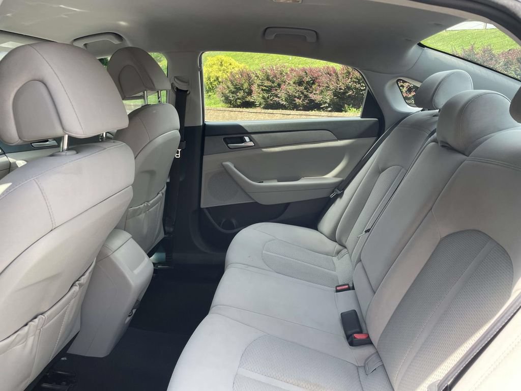 Used 2017 Hyundai Sonata SE FWD image 10