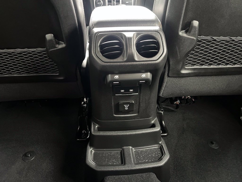 Used 2026 Jeep Wrangler Unlimited Sahara AWD/4WD image 15