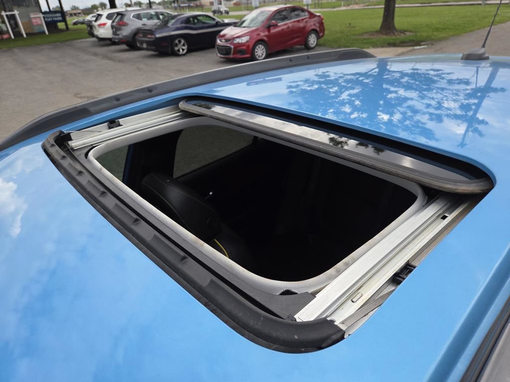 Used 2025 Chevrolet Trax ACTIV w/ Sunroof Package FWD image 3