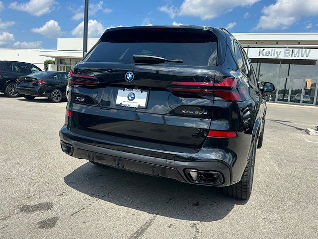 New 2026 BMW X5 xDrive50e w/ M Sport Package AWD/4WD image 3