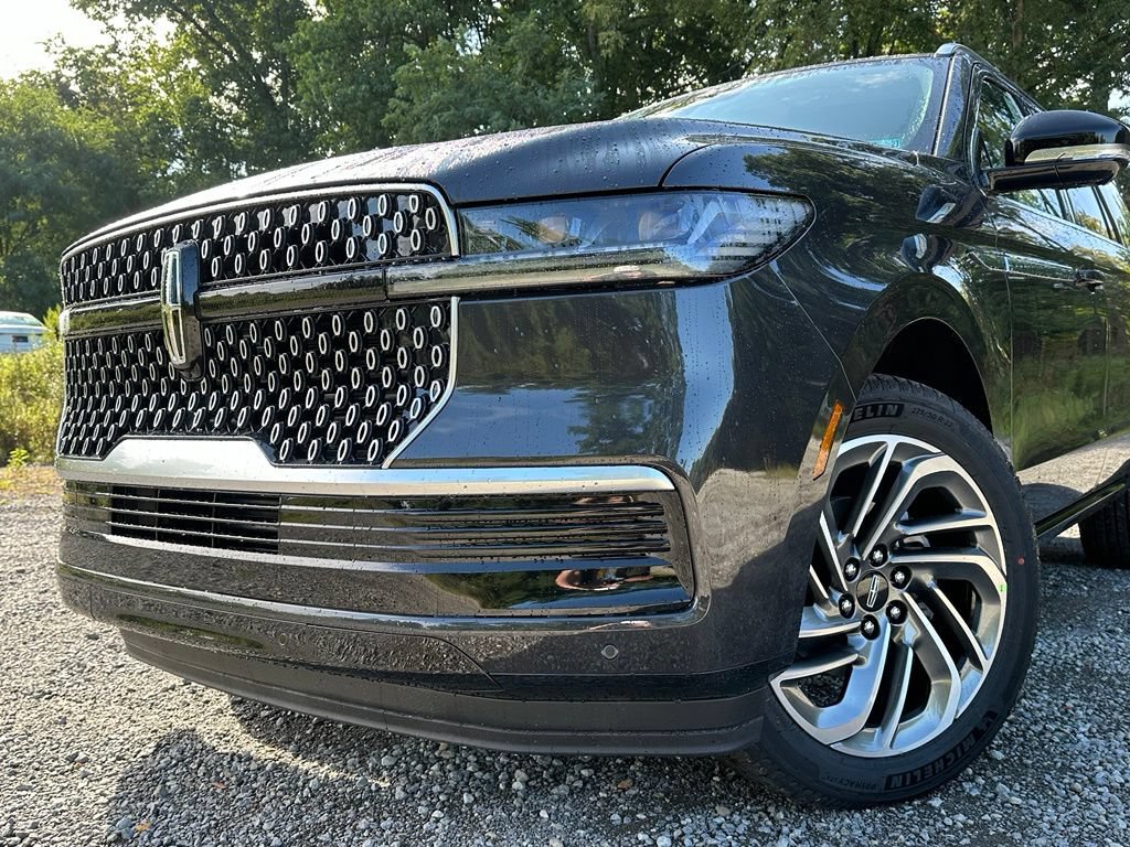 New 2027 Lincoln Navigator Reserve AWD/4WD image 32