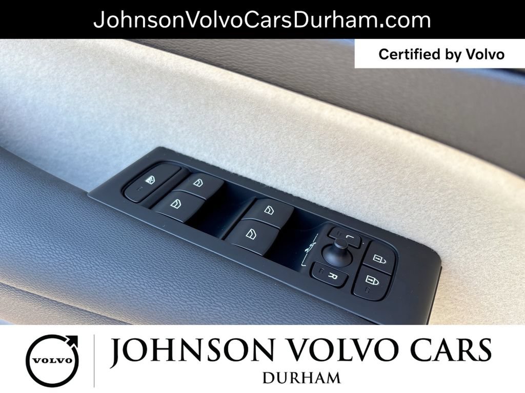 Used 2023 Volvo XC40 B5 Plus w/ Protection Package Premier AWD/4WD image 19