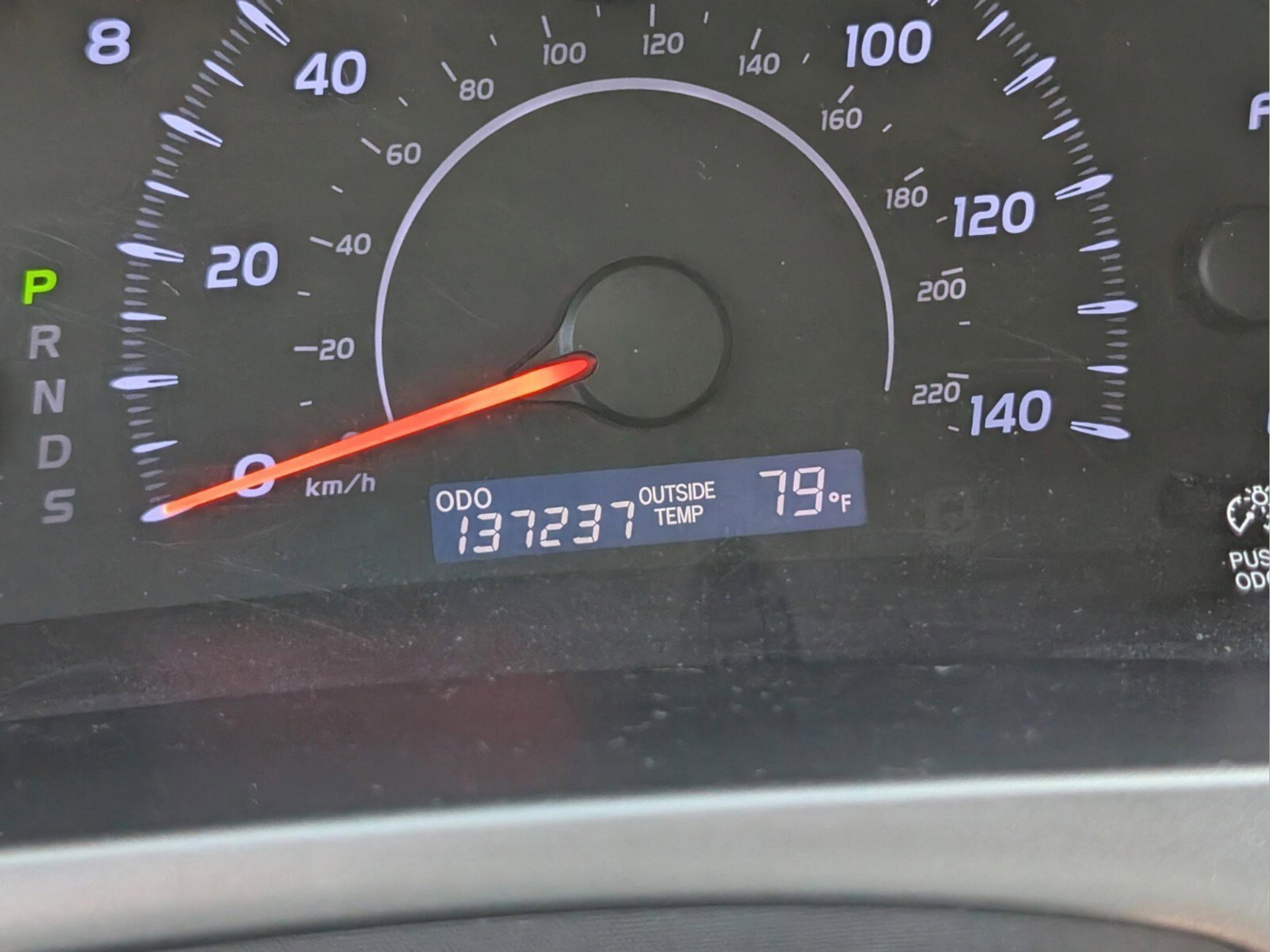 Used 2010 Toyota Camry LE FWD image 14