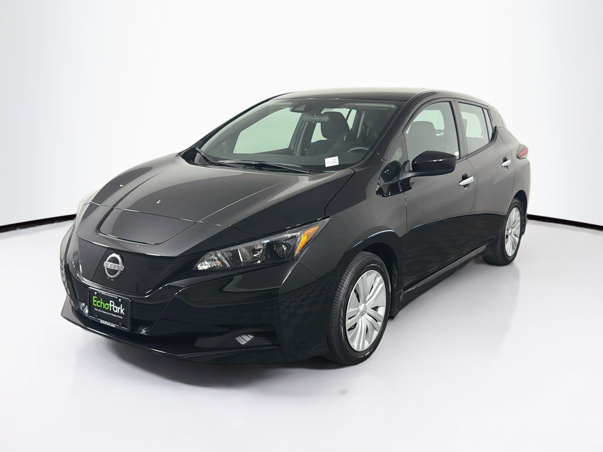 Used 2024 Nissan Leaf S FWD image 3