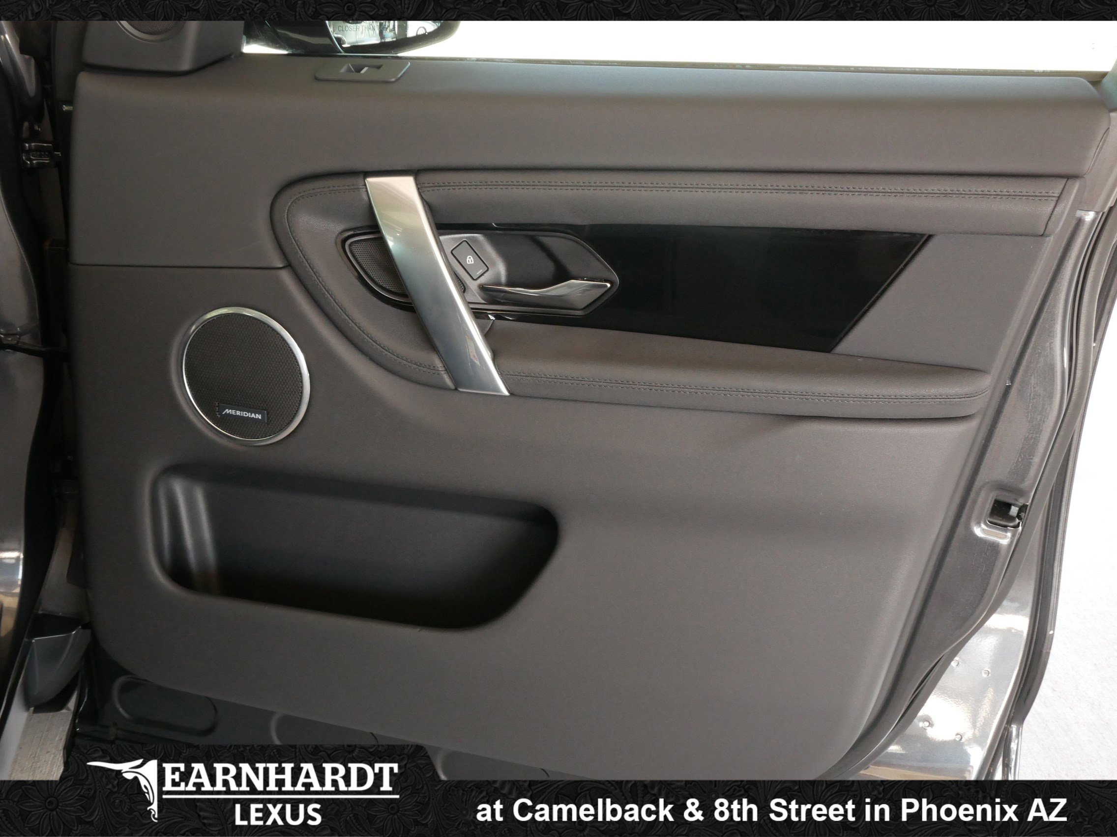 Used 2025 Land Rover Discovery Sport S image 12