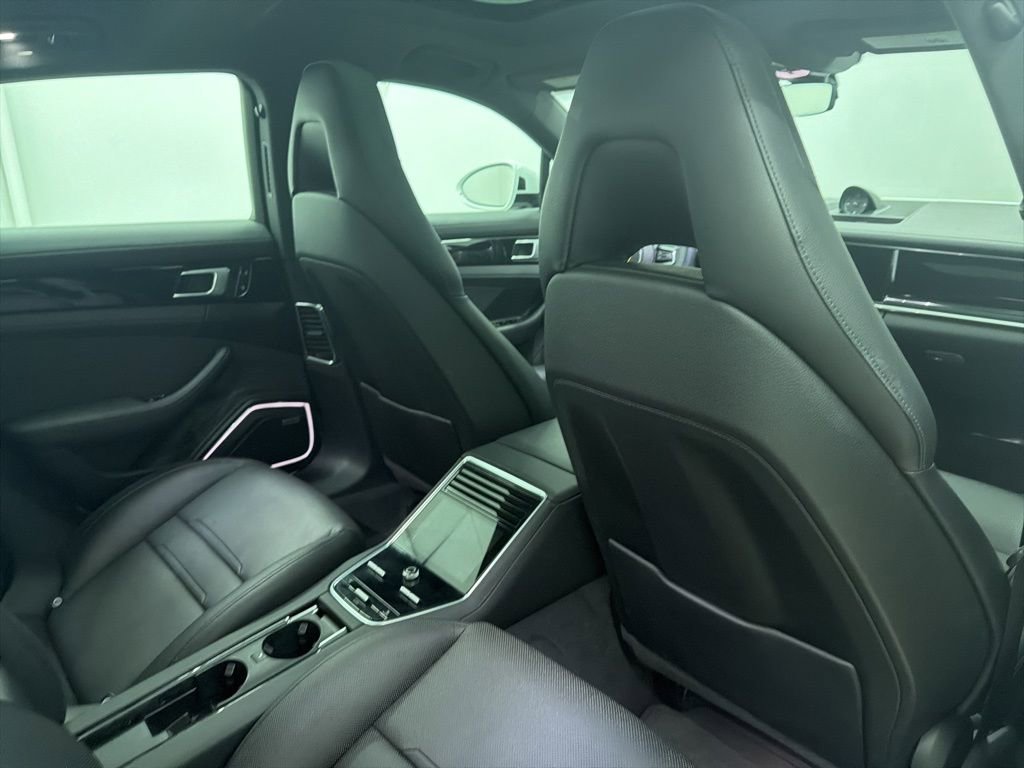 Used 2021 Porsche Panamera image 25