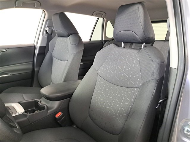 Used 2025 Toyota RAV4 XLE image 20