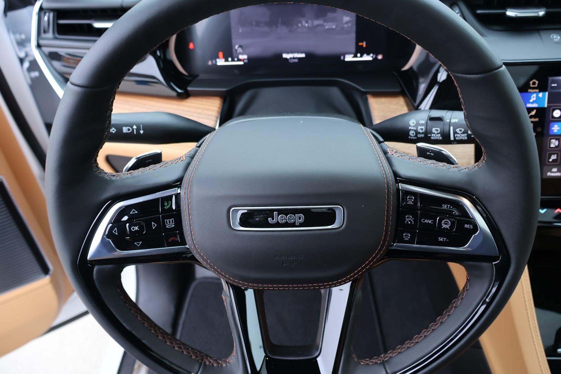 New 2026 Jeep Grand Cherokee Summit AWD/4WD image 3