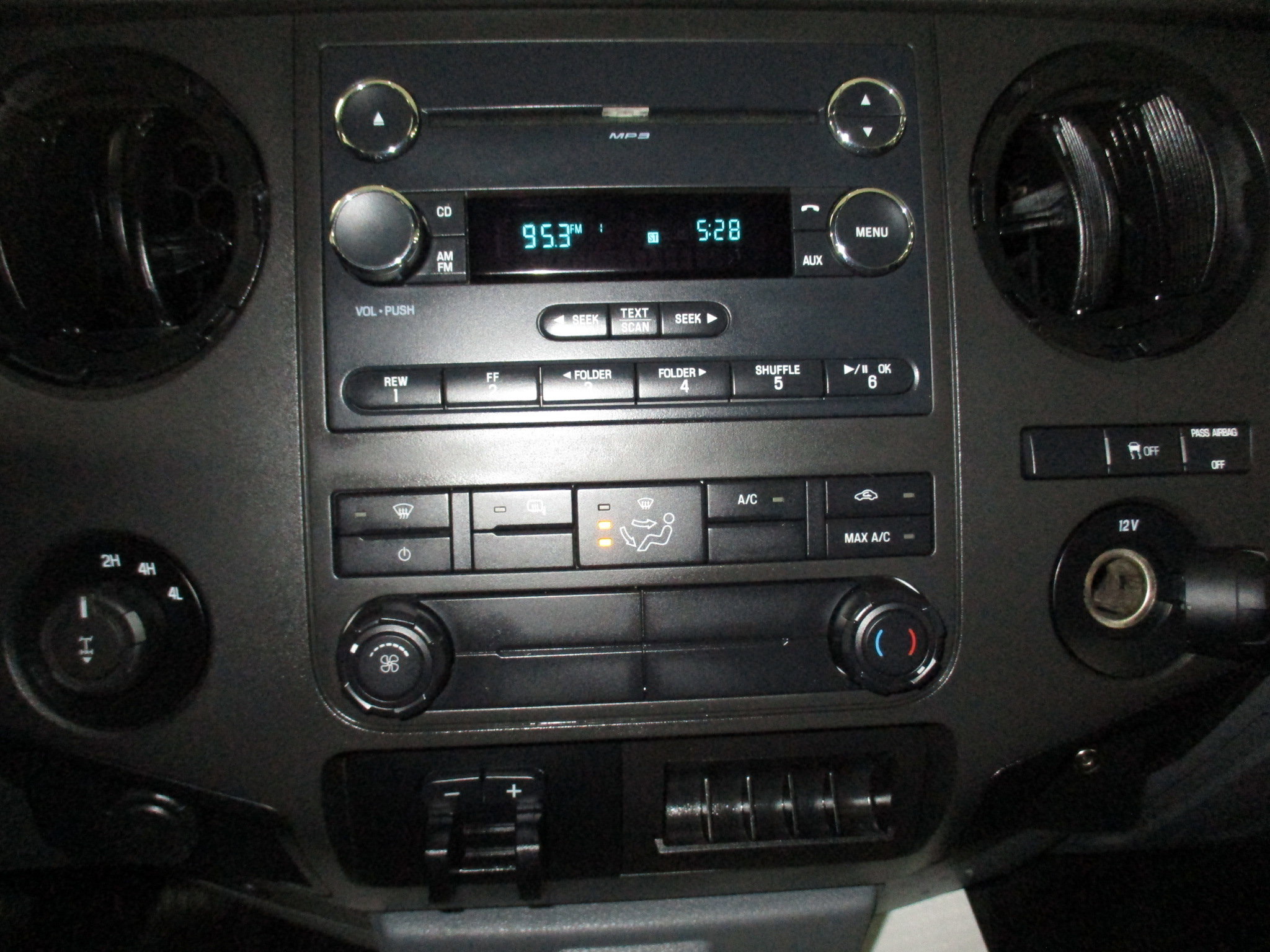 Used 2015 Ford F250 XL w/ Power Equipment Group image 28