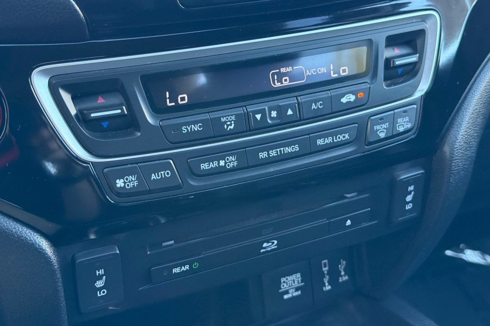 Used 2018 Honda Pilot Touring image 20