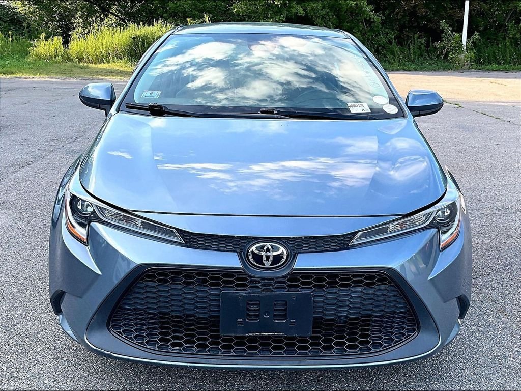 Used 2021 Toyota Corolla LE FWD image 2