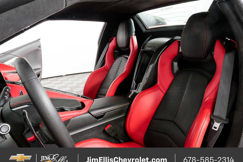 Used 2024 Chevrolet Corvette Stingray Premium Conv w/ Z51 Performance Package RWD image 10