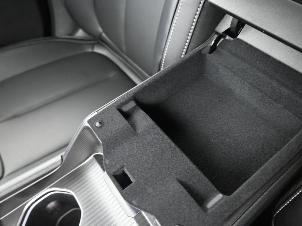 New 2025 Jeep Grand Cherokee L Limited w/ Black Appearance Package image 4