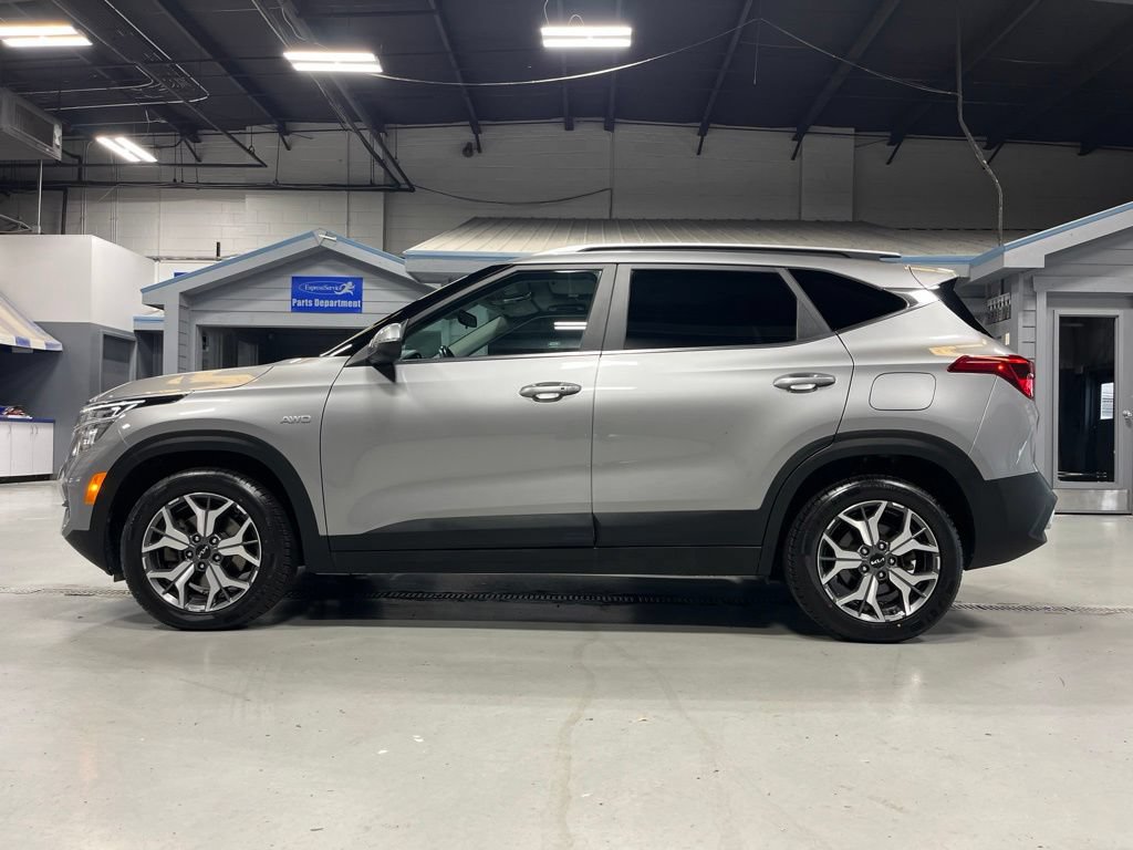 Used 2023 Kia Seltos EX AWD/4WD image 4