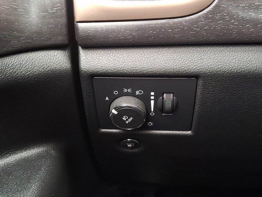 Used 2015 Jeep Grand Cherokee Laredo w/ Quick Order Package 23E image 21