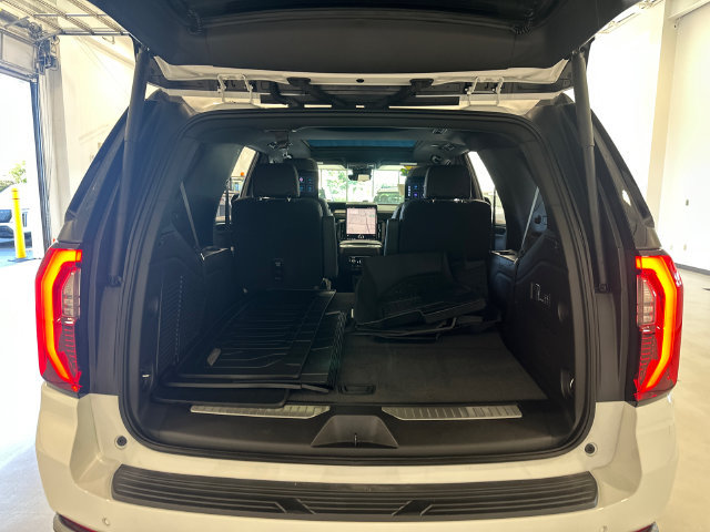Certified 2025 GMC Yukon AT4 w/ AT4 Premium Plus Package AWD/4WD image 29