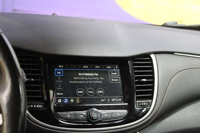 Used 2019 Chevrolet Trax LT w/ LT Convenience Package FWD image 19
