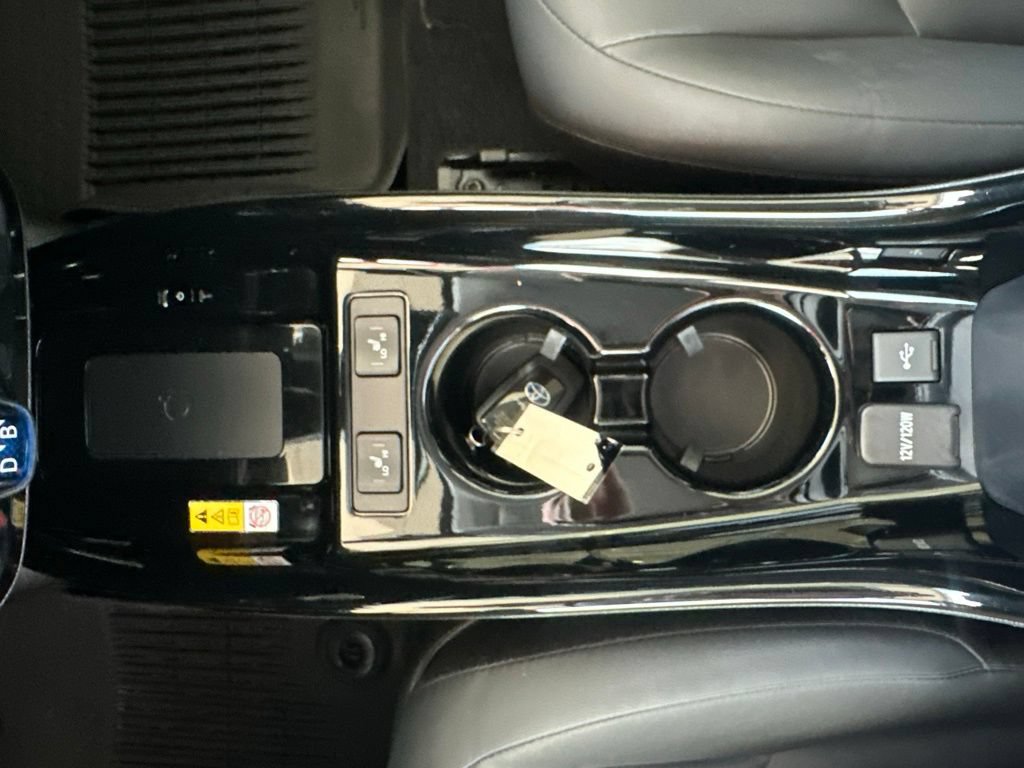 Certified 2022 Toyota Prius XLE FWD image 29