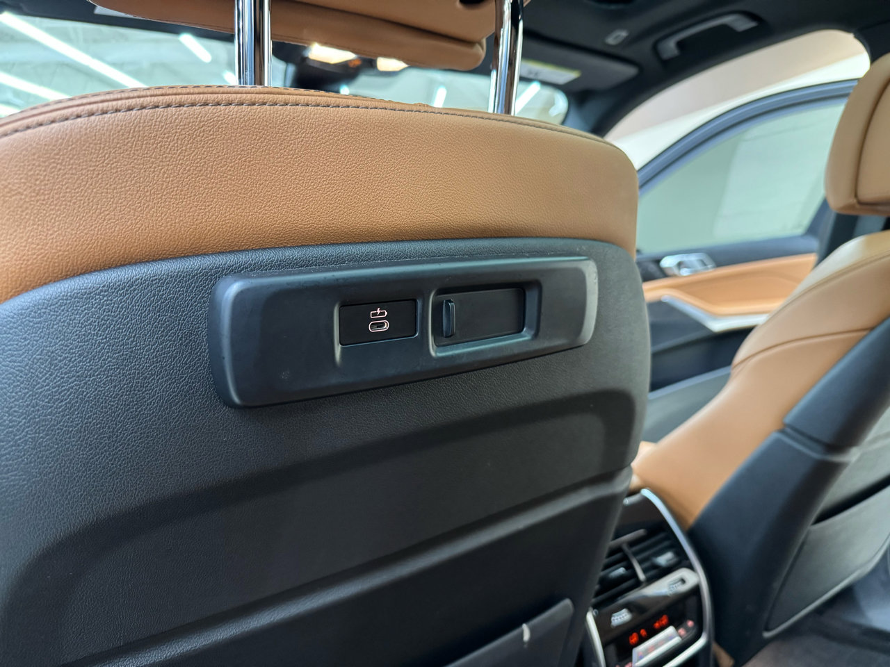 Used 2022 BMW X5 sDrive40i w/ Luxury Seating Package image 45