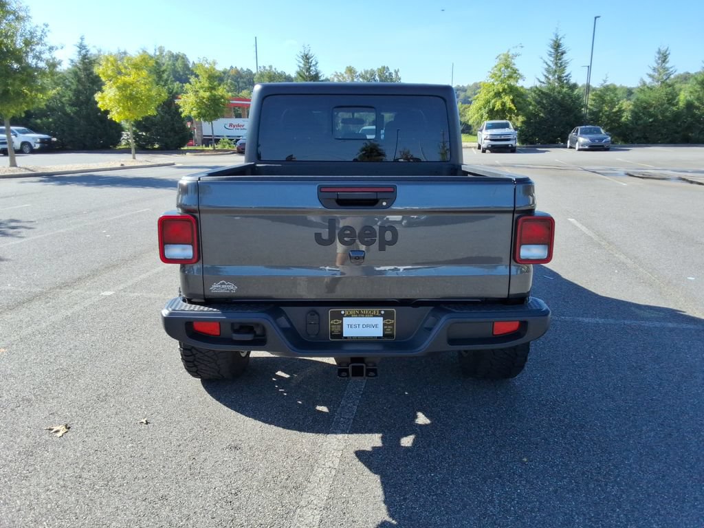 Used 2022 Jeep Gladiator Sport AWD/4WD image 6