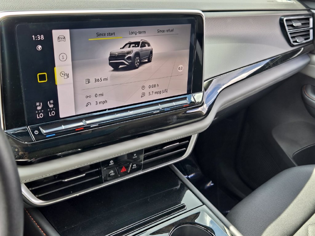 Certified 2025 Volkswagen Atlas Peak Edition SE AWD/4WD image 24