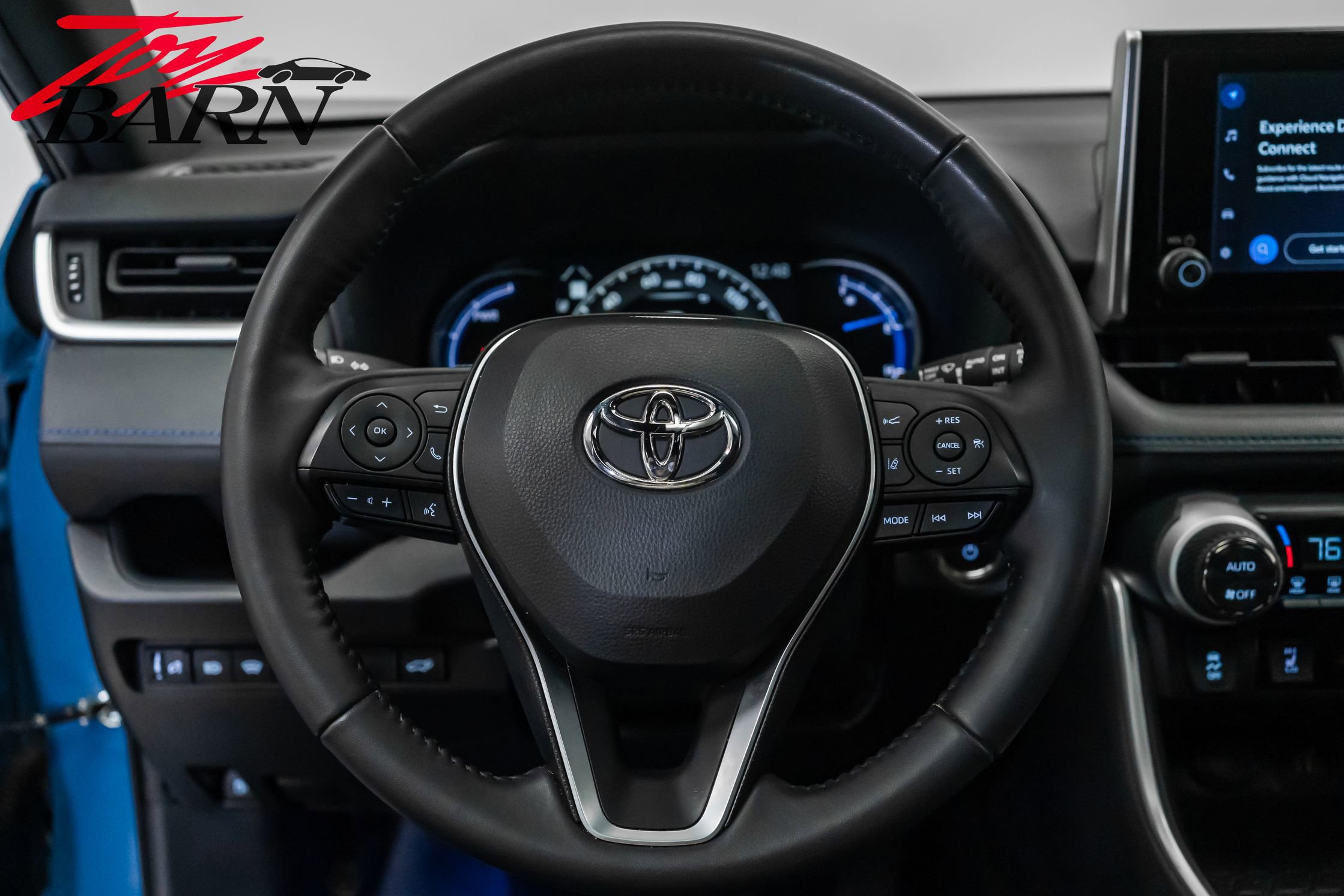 Used 2023 Toyota RAV4 SE w/ Convenience Package image 28