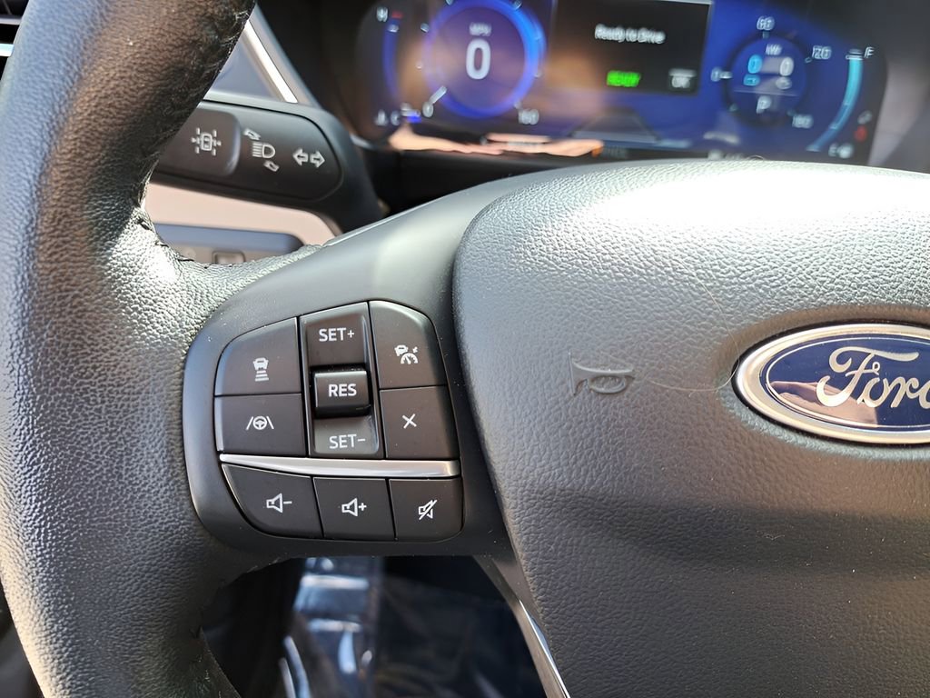 Used 2020 Ford Escape Titanium image 19