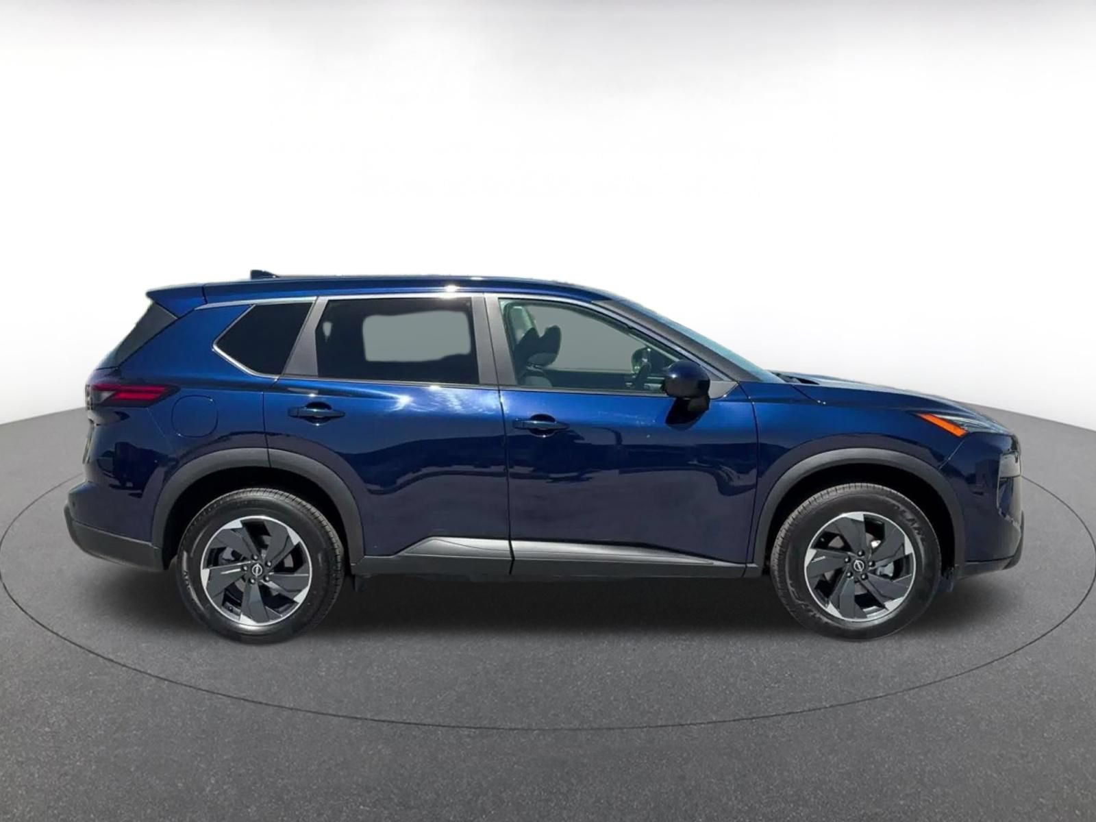 Used 2025 Nissan Rogue SV FWD image 15