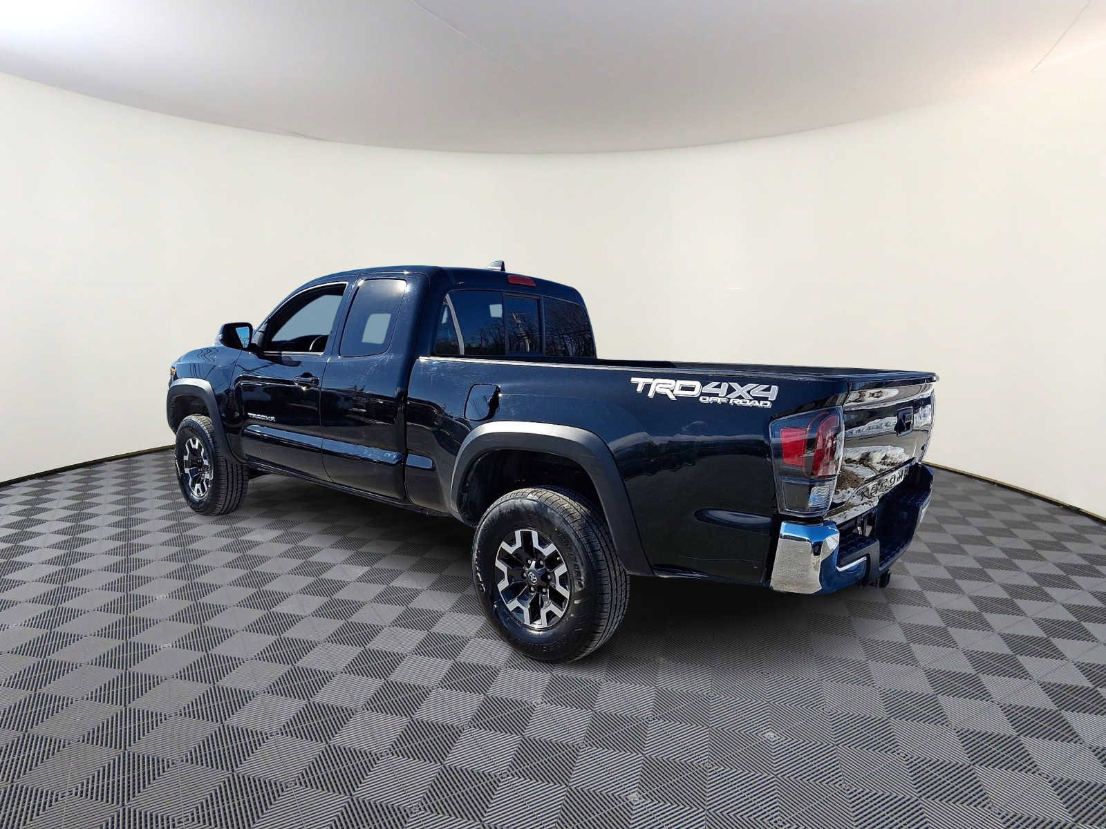 Certified 2020 Toyota Tacoma TRD Off-Road image 9