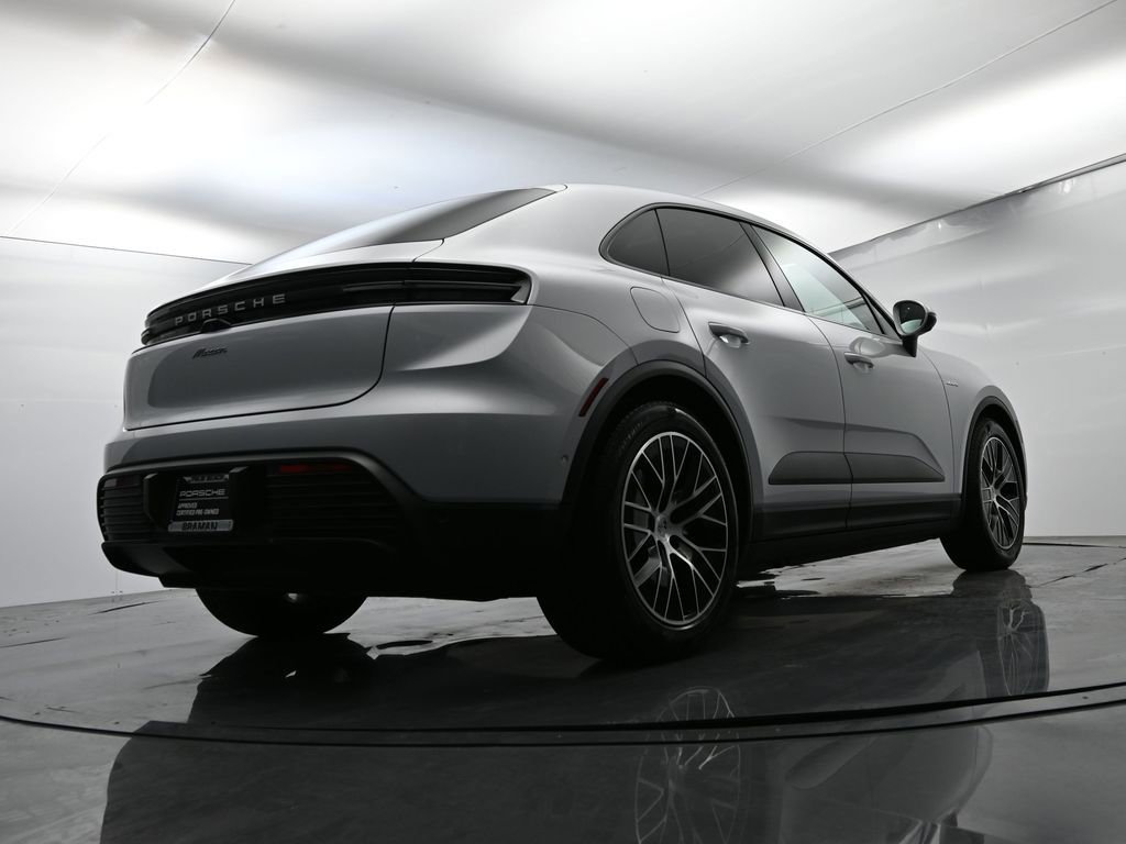 Certified 2025 Porsche Macan Electric image 51