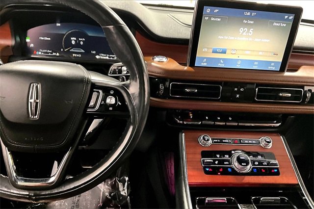 Used 2021 Lincoln Aviator Reserve w/ Equipment Group 202A image 12